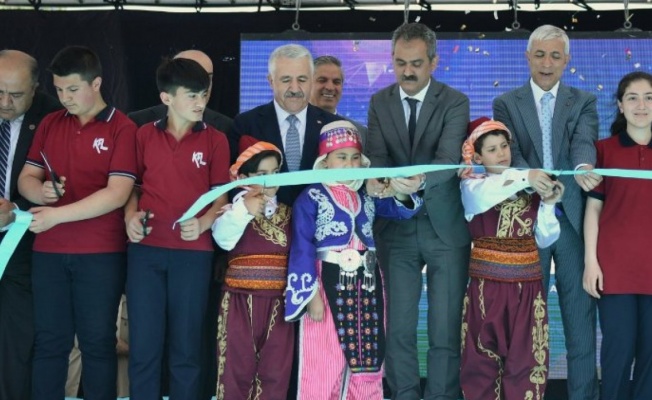 Bakan Özer Kars Kağızman'da Fen Lisesi'ni açtı