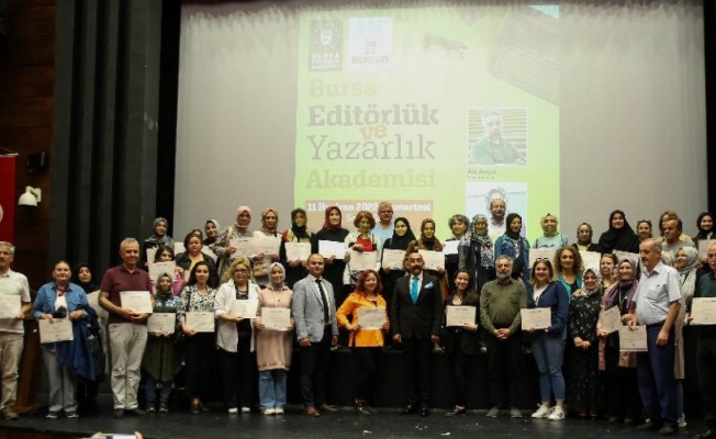 Bursa'da 'editör ve yazarlar'a akademik belge