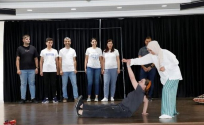 Bursa İnegöl'ün tiyatrocularına 'doğaçlama spor' eğitimi