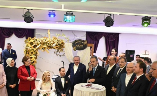 Mustafa Şentop ve Derya Yanık nikah şahidi oldu