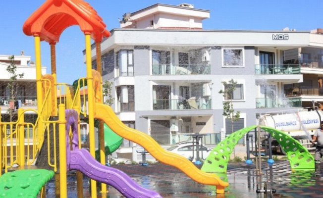 İzmir Güzelbahçe'de bayram öncesi temizlik seferberliği