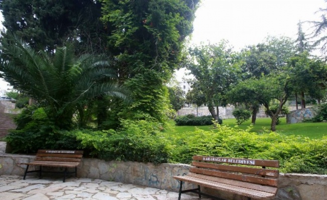 İzmir Karabağlar'da Adnan Süvari Parkı yenilendi