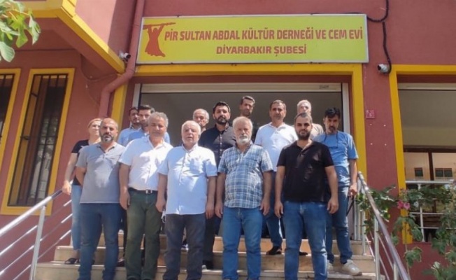 Diyarbakır'da DEVA'dan Pir Sultan Abdal'a 'dayanışma' ziyareti