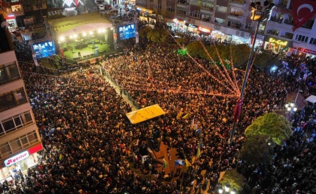 Ankara'da miting gibi konser! Haluk Levent Polatlılıları coşturdu