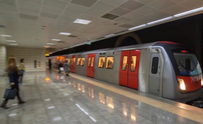 Ankara Metrosu yolcu taşımaya başladı