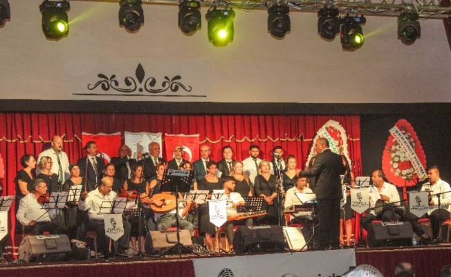 Bursa Karacabey'de 14 Eylül Kurtuluş Korosundan müzik ziyafeti