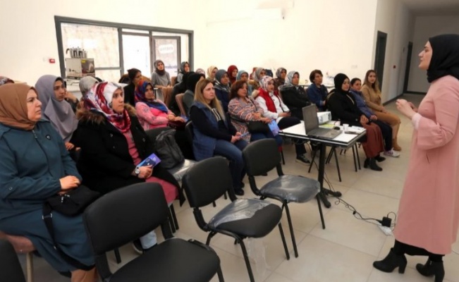 Elazığ Belediyesi’nden aile içi iletişim semineri