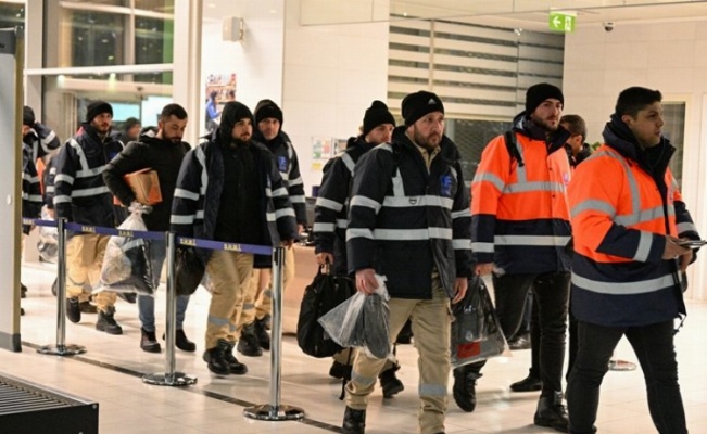 Somalı madencilere Manisa Büyükşehir'den ekipman desteği