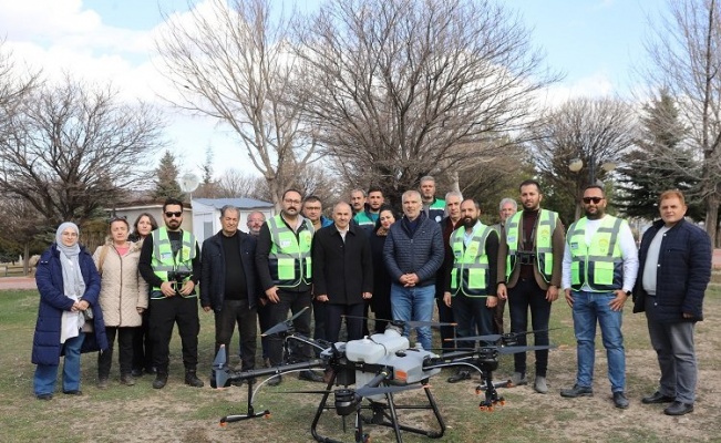 Kayseri Büyükşehir'den drone ile ilaçlama