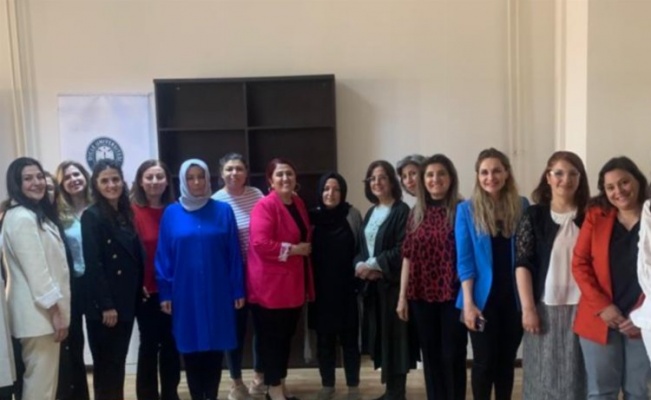 Diyarbakır'da kadın akademisyenler buluştu