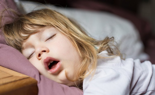 Geniz eti çocukta uykudayken nefes durmasına yol açabilir!