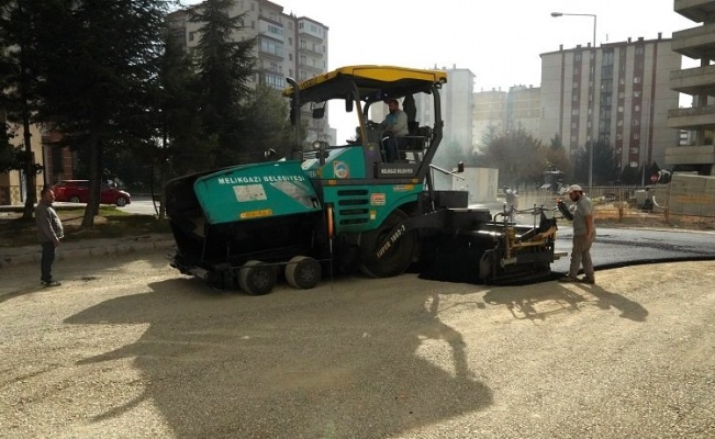 Kayseri Melikgazi'de ulaşımda konfor yeni asfaltla artıyor