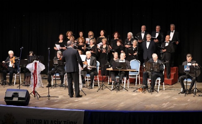 İzmir Narlıdere'de keyifli konser