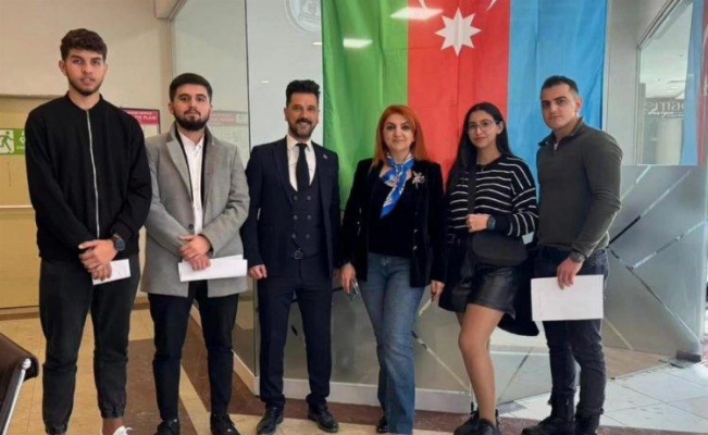 Manisa'da Azerbaycanlı vatandaşlar seçim için sandığa gitti