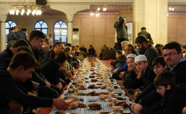 Konya'da hafızlık öğrencileri iftar programında buluştu