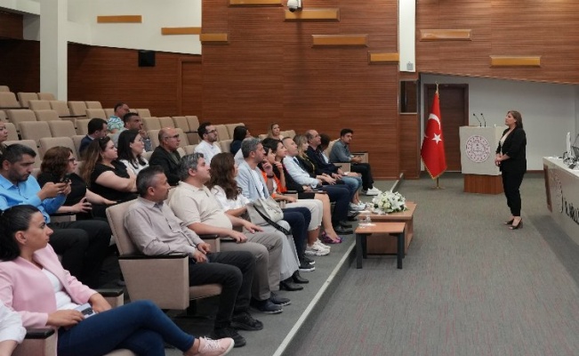 İzmir'de ortaokul öğretmenlerine teknoloji destekli platform