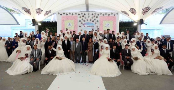  34 çift toplu düğün şöleniyle evlendi