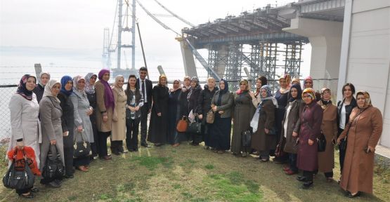 AKP'li kadınlar köprü ve AVM’yi gezdi