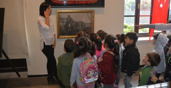   Atatürk Müzesi'ni 5 günde 7100 kişi ziyaretçi etti
