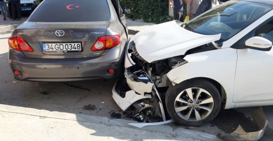 Gebze'de iki otomobil çarpıştı: 4 yaralı