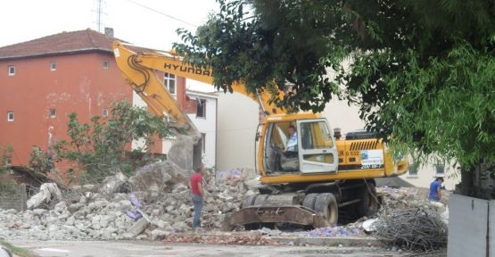  İzmit Belediyesi'nden kent merkezindeki yıkım ile ilgili açıklama