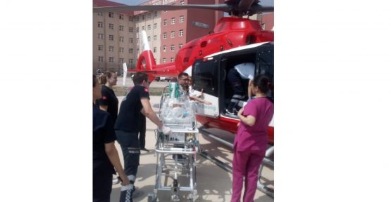 Solunum sıkıntısı çeken bebek ambulans helikopterle İstanbul'a sevk edildi