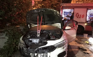 İstanbul'da bir araç kundaklandı