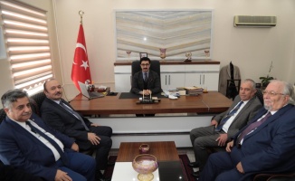 BANÜ Rektörü Prof. Dr. Özdemir, Manyas'ta öğrencilerle buluştu