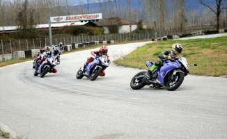 Kenan Sofuoğlu milli motosikletçileri yeni sezona hazırlıyor
