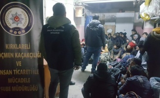 Kırklareli'nde kamyonda 98 düzensiz göçmen yakalandı