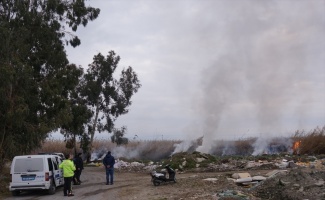 Balıkesir'de yazlık konutların yakınında çıkan sazlık yangını söndürüldü