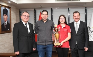Balıkesirli satranççı Elifnaz Akat, Yunanistan'da Avrupa şampiyonasına katılacak