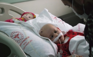 Beyin tümörüyle mücadele eden 2 yaşındaki Nisa için radyoterapi talebi