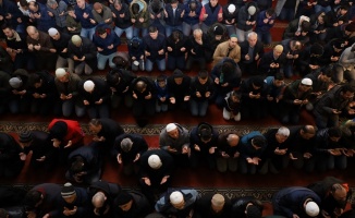 Bursa'da yılın ilk sabah namazında vatandaşlar camileri doldurdu