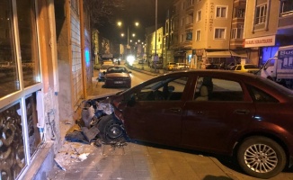 Edirne'de alkollü sürücü aracıyla duvara çarptı