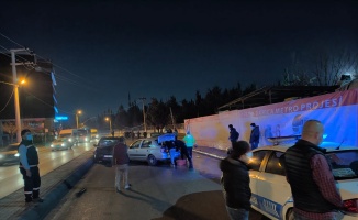 Kocaeli'de 4 otomobilin karıştığı kazada 2 kişi yaralandı