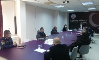 Sakarya'da ilçe yöneticileri çevrimiçi Kovid-19 ile mücadele toplantısı gerçekleştirdi