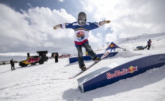 Snowboard tutkunları için Red Bull Athlete Zone Erciyes'te yapıldı