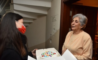 Tuzla Belediye Başkanı Şadi Yazıcı, 65 yaş üstü vatandaşlara doğum günü sürprizi yaptı