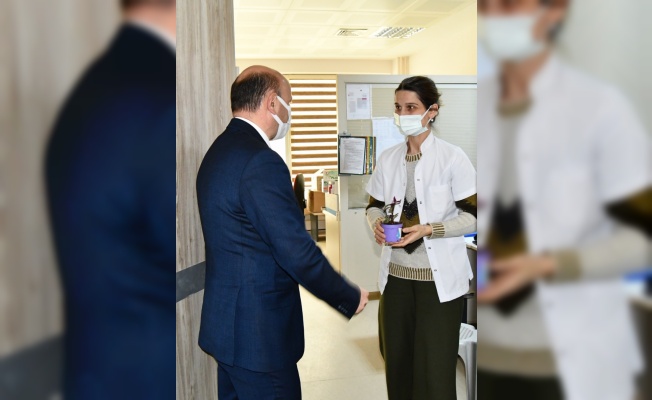 Altınova Belediye Başkanı Metin Oral'dan Tıp Bayramı'nda sağlık çalışanlarına ziyaret