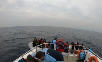 Ayvalık açıklarında Türk kara sularına geri itilen 44 sığınmacı kurtarıldı