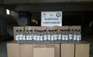 Balıkesir'de bir araçta 403 litre etil alkol bulundu