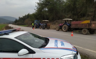 Bilecik'te jandarma ekipleri traktör ve sürücüleri denetledi