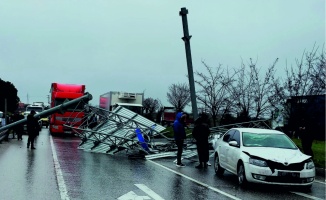Bursa-Yalova kara yolunda kaza nedeniyle ulaşımda aksama yaşandı