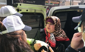 Bursa'da maske takmamak için direnen kadın ve annesi hakkında işlem yapıldı