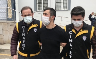 Bursa'da üç kişiyi bıçakla yaraladığı iddiasıyla gözaltına alınan şüpheli tutuklandı