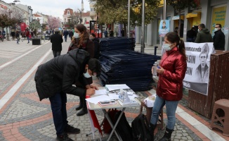 Edirne'de Türkiye Gençlik Birliği üyeleri HDP'nin kapatılması için imza kampanyası başlattı