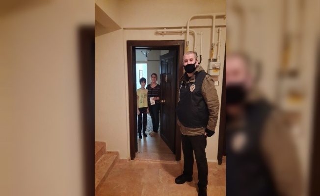 Ev ziyaretlerinin yasaklandığı Keşan ilçesinde vatandaşlar, ikametgahlarına gidilerek uyarılıyor