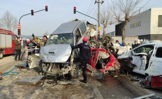 GÜNCELLEME 3 - Bursa-Ankara kara yolunda zincirleme trafik kazası: 3 ölü, 21 yaralı