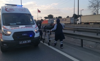 Kocaeli'de hafif ticari aracın çarptığı kadın yaralandı